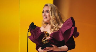 Adele interrompt son concert