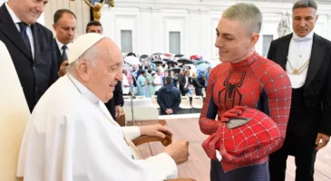 Le Pape François et Spider-Man