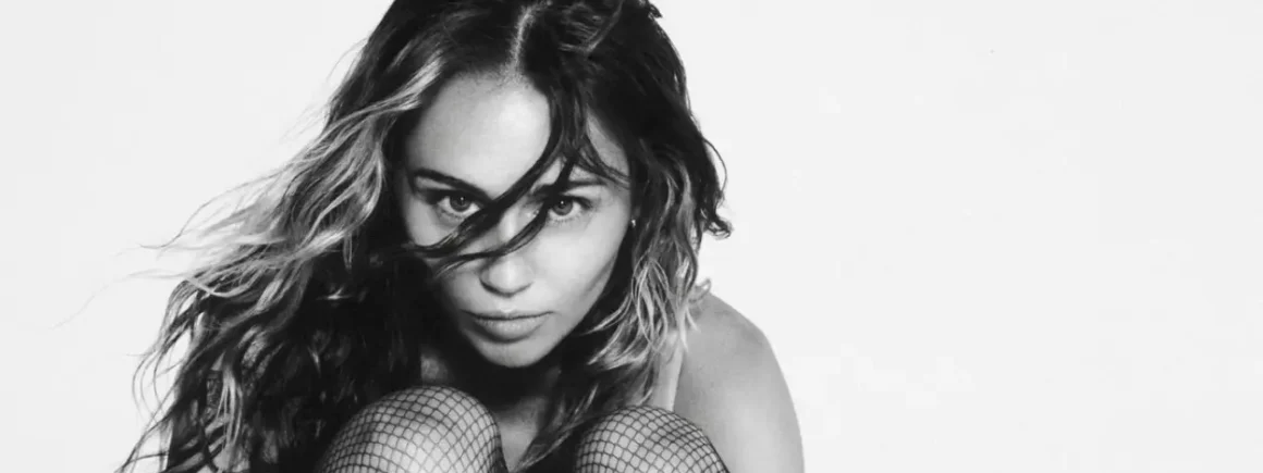 Miley Cyrus : un titre exclusif pour Louis Vuitton