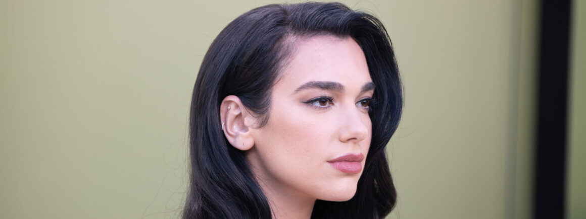 Dua Lipa joue Houdini en plein Londres