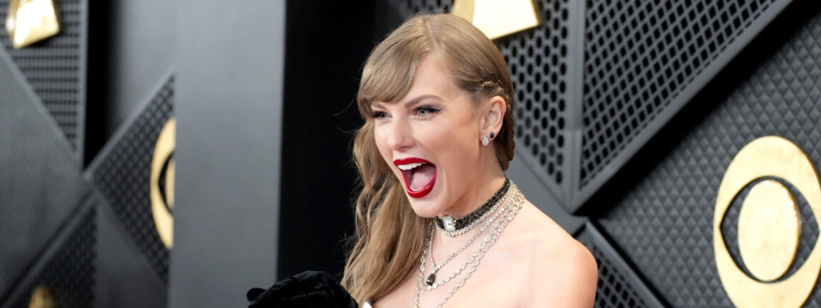 Taylor Swift marque l’Histoire aux Grammys, le palmarès complet