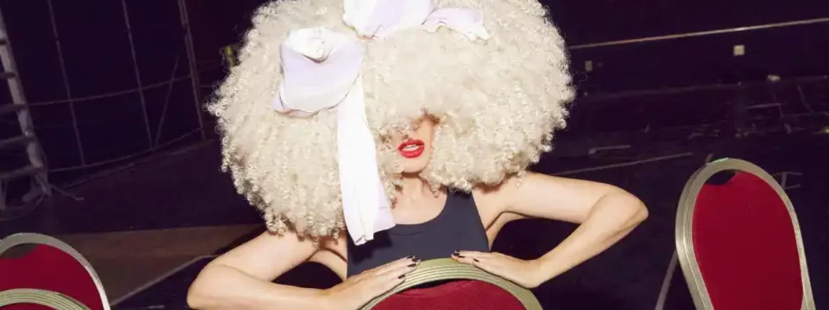 Sia et Kylie Minogue sur Dance Alone (VIDEO)