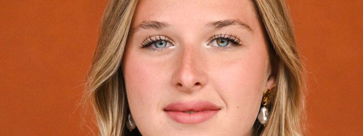 Helena: « Je crois que je dois m&rsquo;effacer »